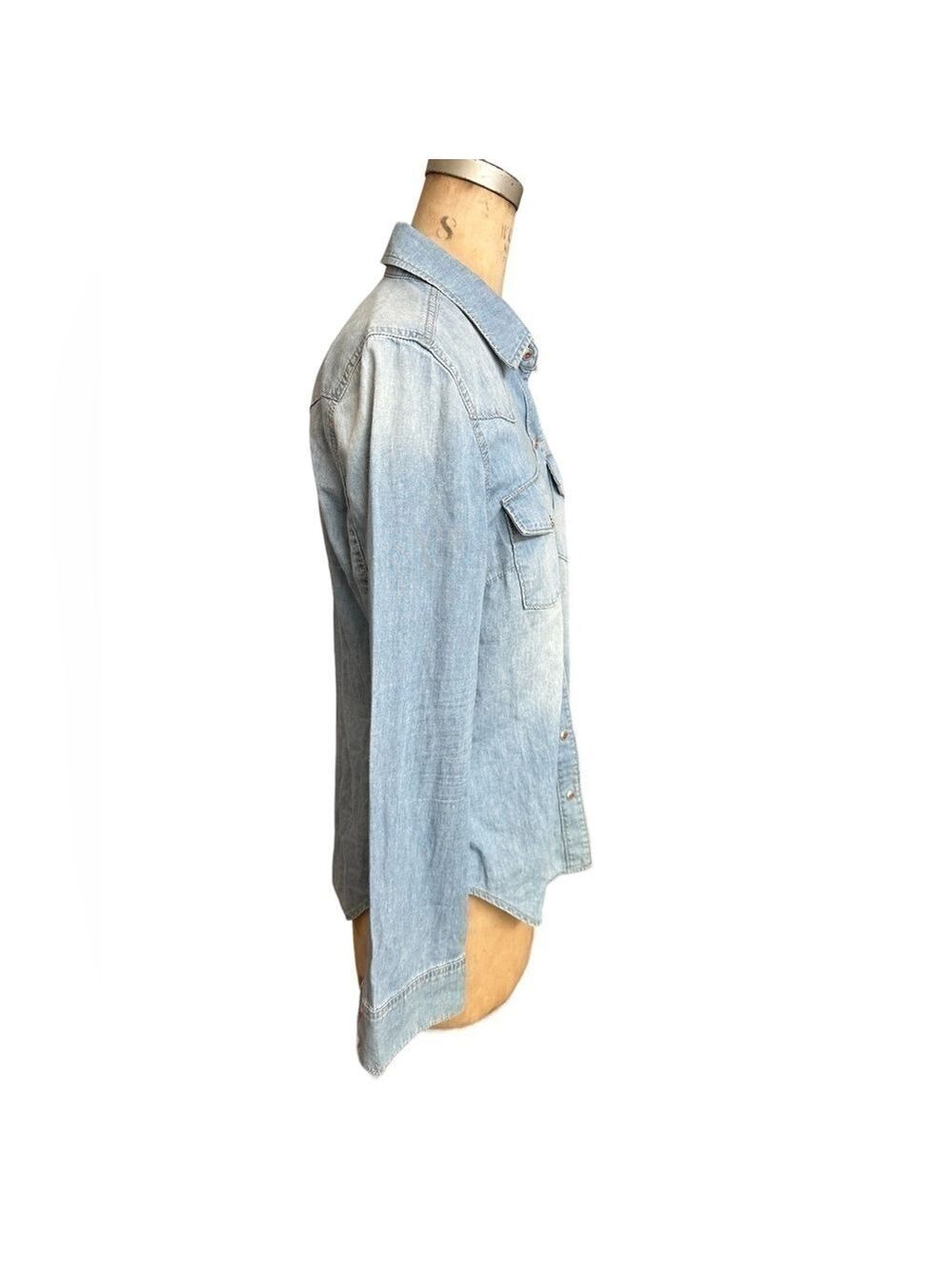Level 99 Stacey western button up size M - Picture 5 of 7